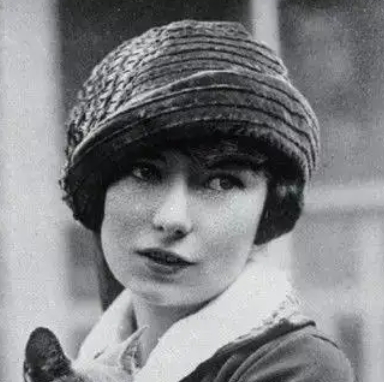 关于维斯瓦娃·辛波丝卡的名人名言哲理格言警句语录 - 每日文摘