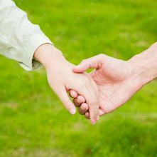 关于牵手的名人名言哲理格言警句语录 - 每日文摘